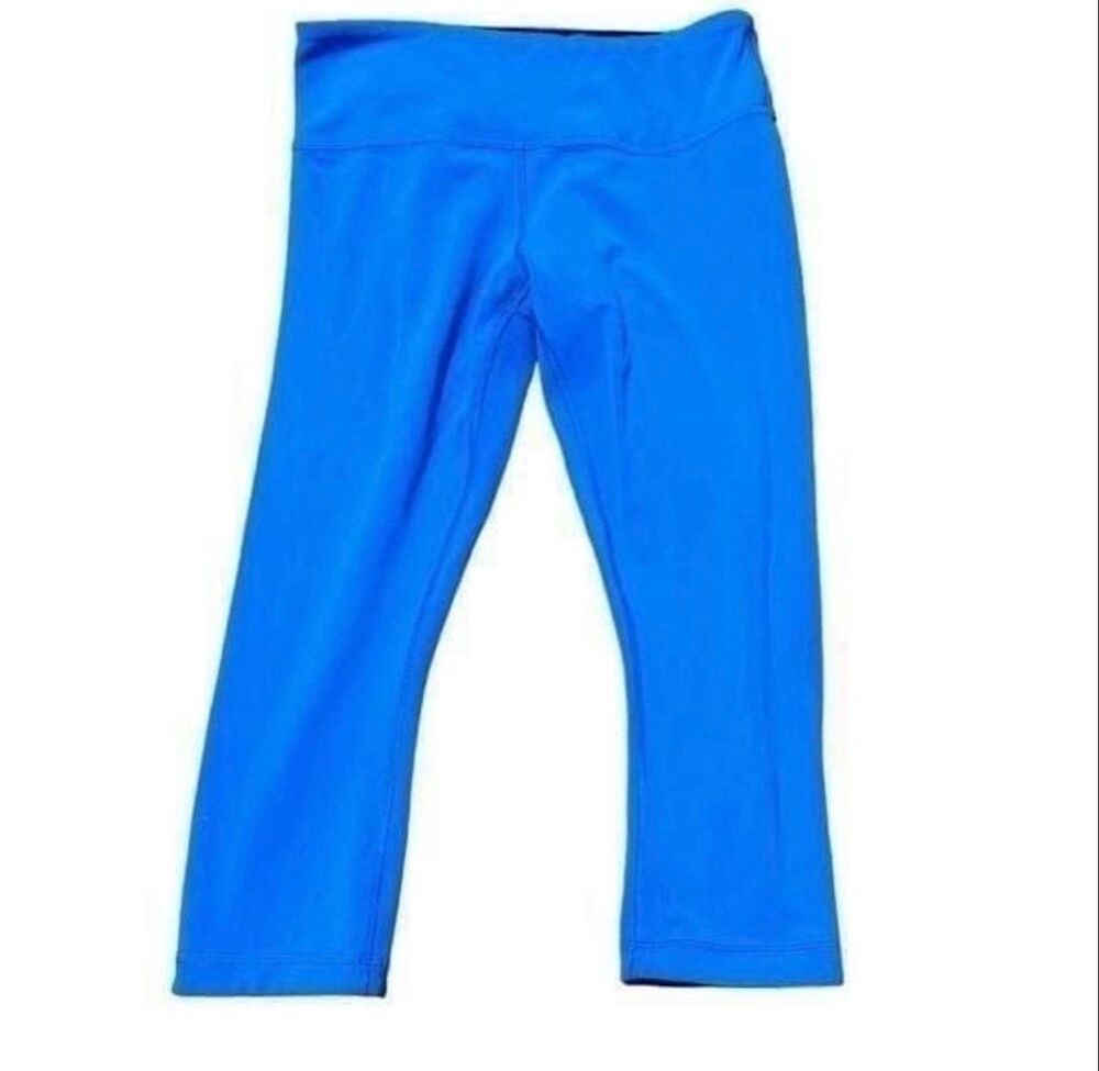 Lululemon blue Capri leggings, size 8 A596